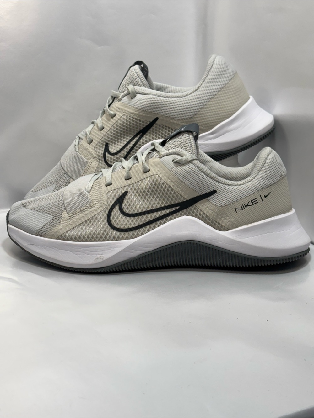 Nike MC Trainer 2 Men Size 8.5 Photon Dust/Anthracite/Light Bone Shoe DM0823-004